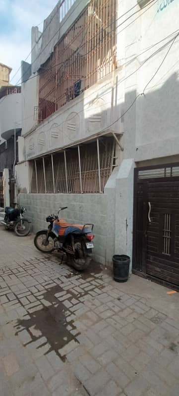 North karachi sector 5M 80 Gaz G+1 lees house demolished candetion Rental inconm48000