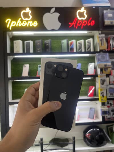 Apple iPhone 13