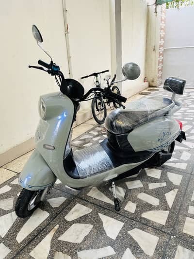 HUAGUAN Scooty available