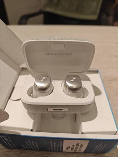 Sennheiser MOMENTUM True Wireless 4 (Like New)