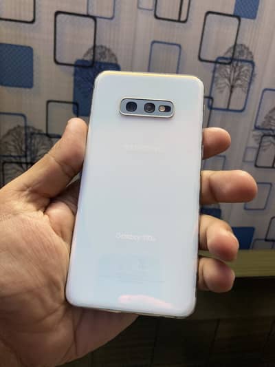 Samsung Mobile S10e (Contact whatsapp)
