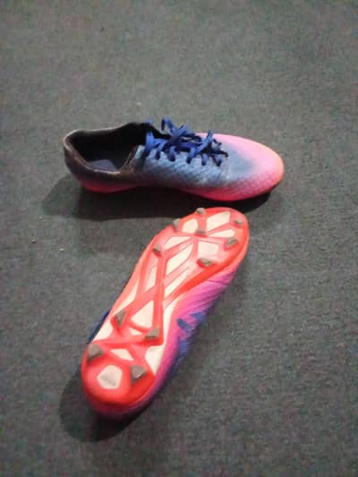 Football Shoes for Sale – UK 6.5 / US 7 – Good Condition