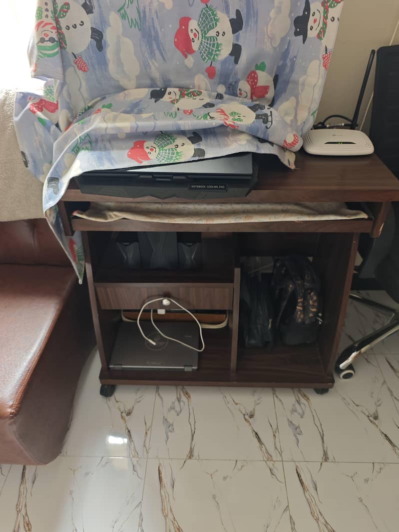 Computer Table 0