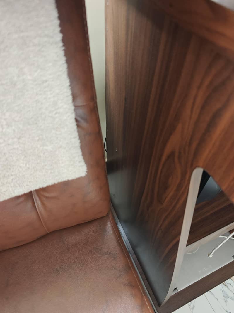 Computer Table 4