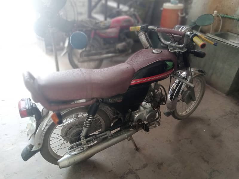 UNIQUE CD 70 1