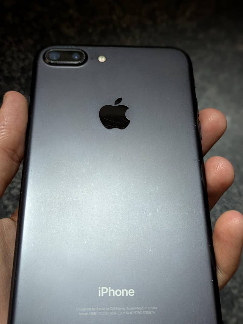 Apple iPhone 7 Plus 0