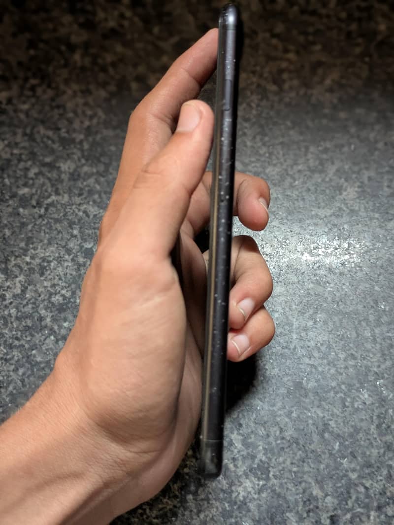 Apple iPhone 7 Plus 2
