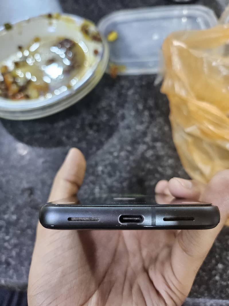 Google Pixel 8 6