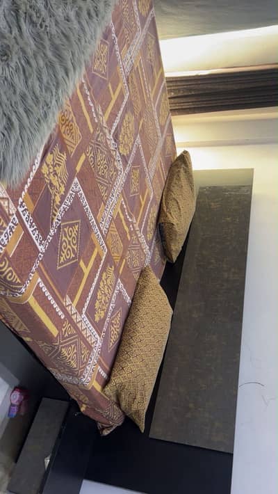 i want to sell my habbit bed room set