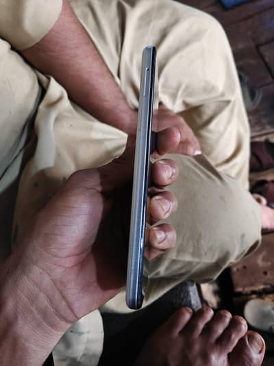 Sharp Aquos R5G Samsung Oppo Vivo