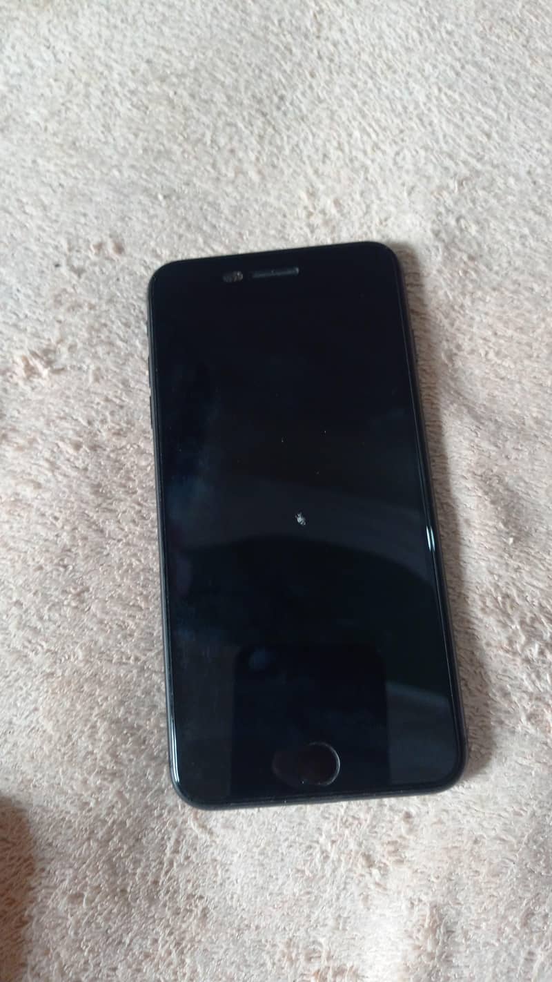 Apple iPhone 8 Plus 1