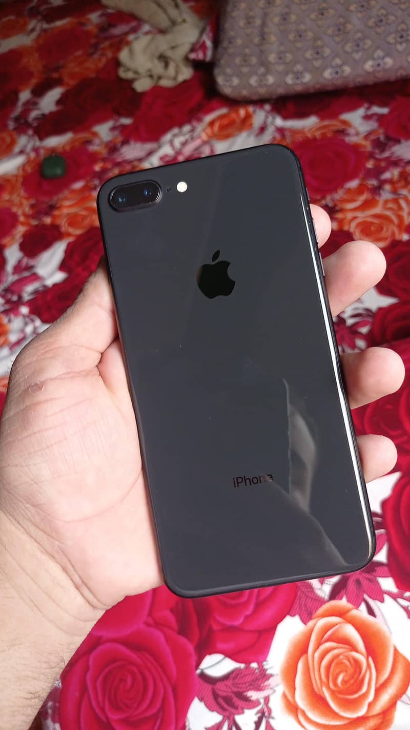 Apple iPhone 8 Plus 6