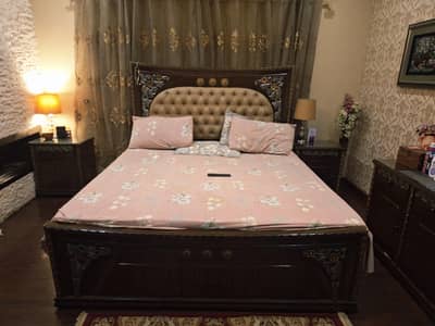 wooden bed set