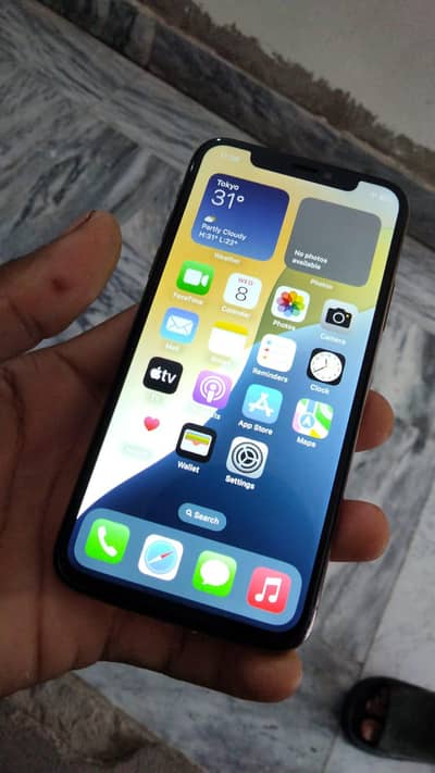 Apple iPhone XS | 64GB | E sim time available