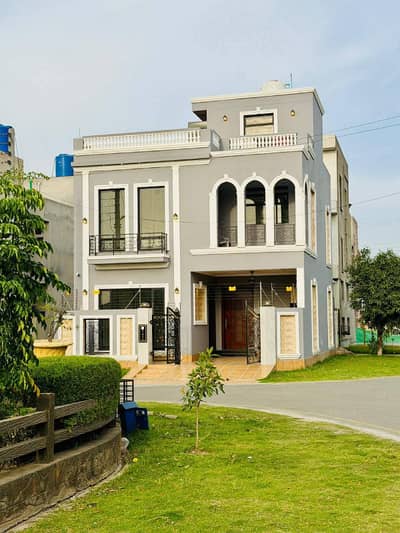 5.5 Marla Corner+Facing Park House Available For Sale-Prime Location in Central park housing scheme Lahore.