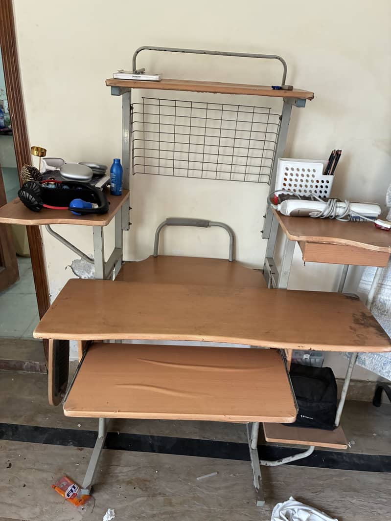 Computer Table 12