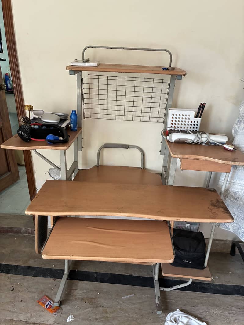 Computer Table 13