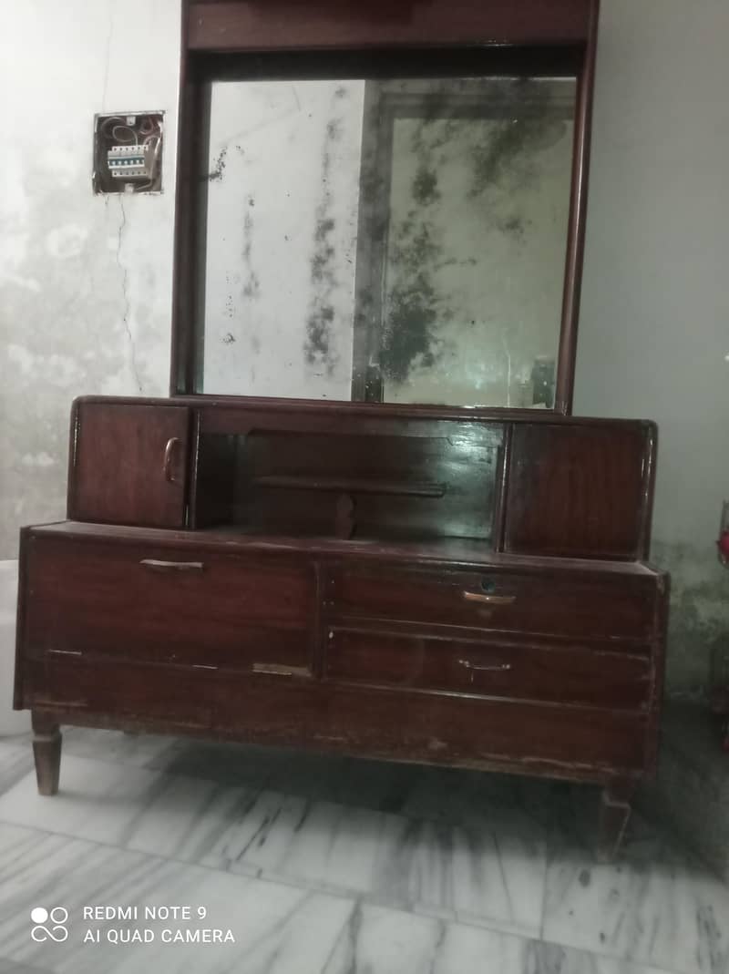 dressing table 0