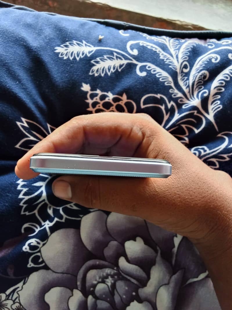 Dcode Bold 4