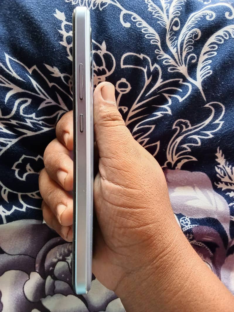 Dcode Bold 7