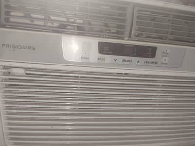 window Ac Frigidaire  with Supply good condition For sale