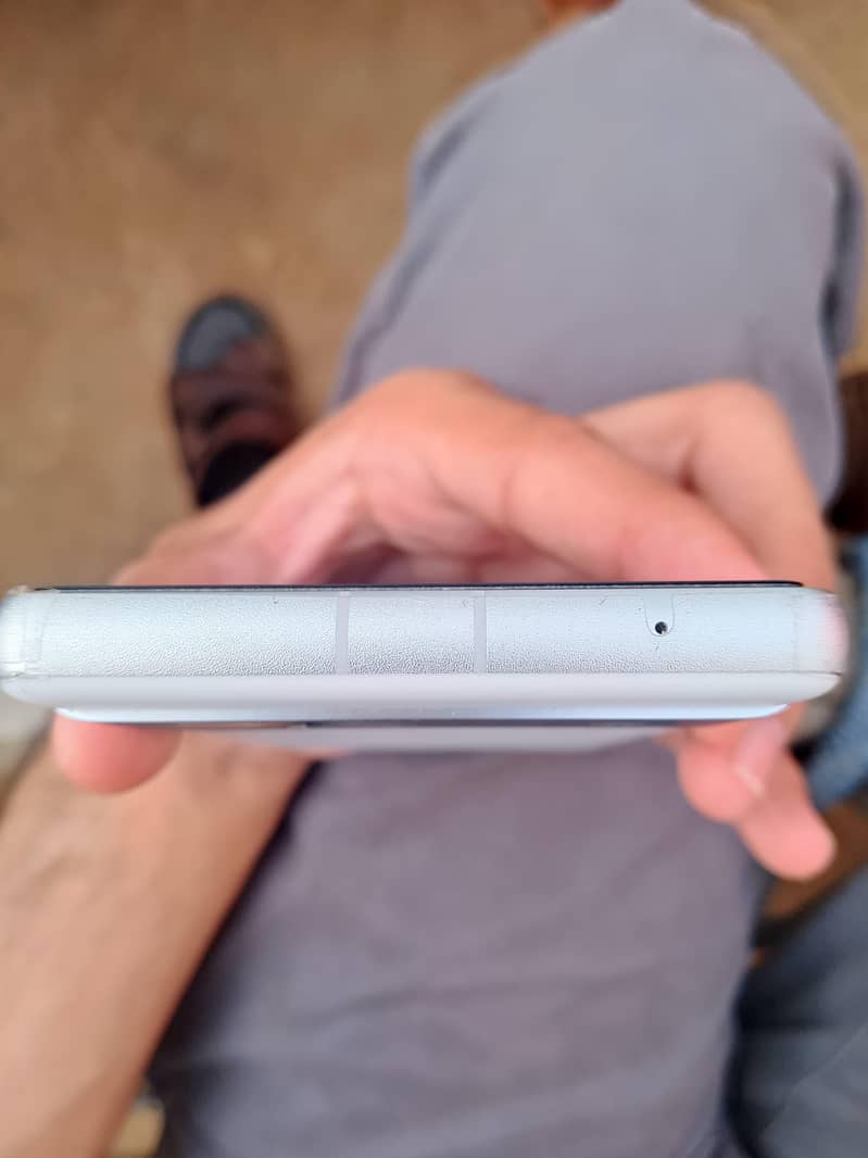 Google Pixel 7a 5