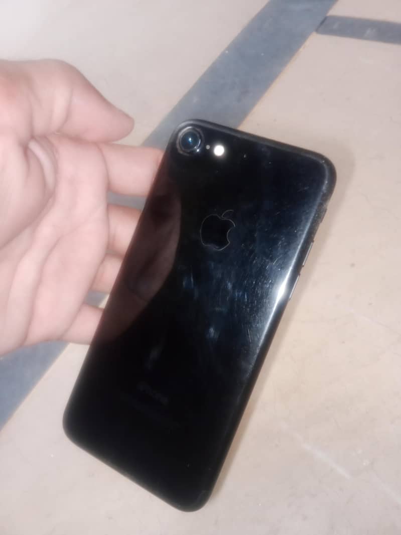 Apple iPhone 7 2