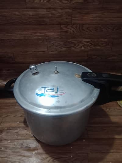pressure cooker big size