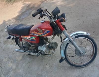 Honda CD 70 2020 model agla Chaka bargaar new dalna h Thora zang lga h