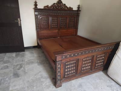 Chenioti Bed set pure sheesham