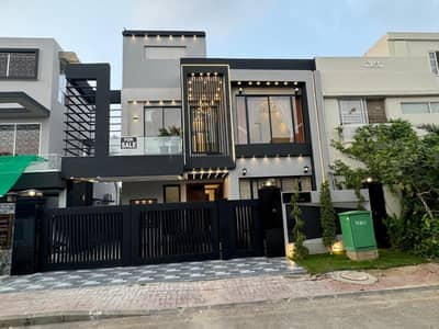 10 MARLA LUXURY HOUSE FOR SALE IN JOHAR BLOCK BAHRIA TOWN LAHORE