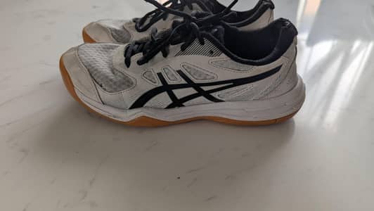 Asics gel upcourt 5 size eur 40/41 uk 7/7.5