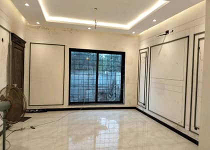 10 Marla Upper Portion In Bahria Town Of Lahore Is Available For Rent