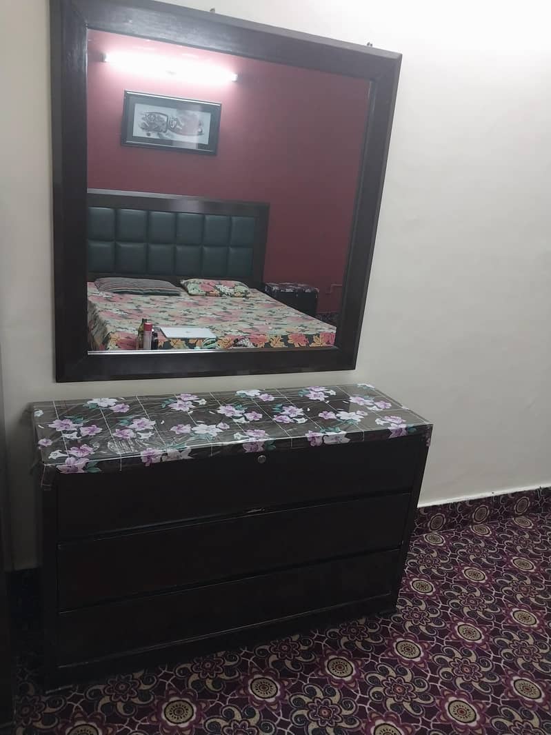 Bed set(without mattress). 5