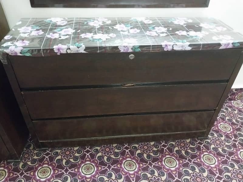 Bed set(without mattress). 6