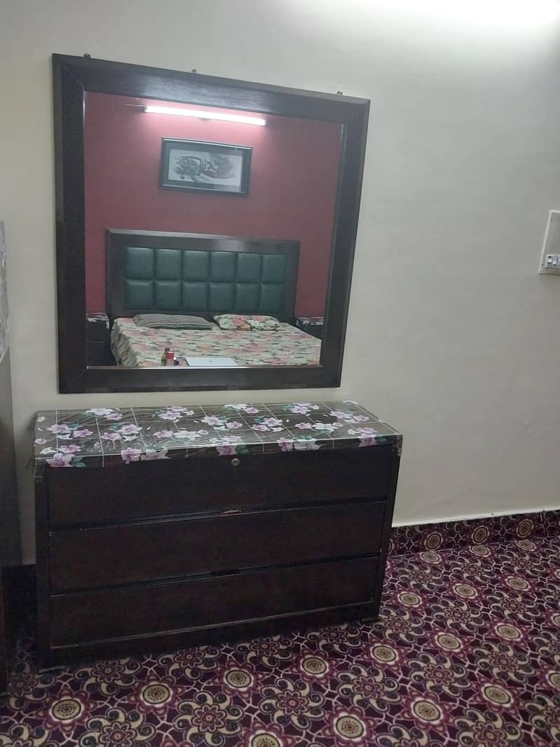Bed set(without mattress). 7
