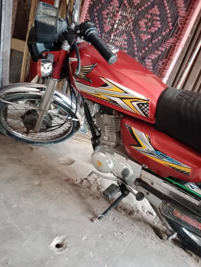 United 125
