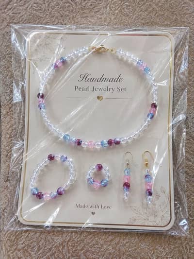 A beautiful pearl made jewerly set