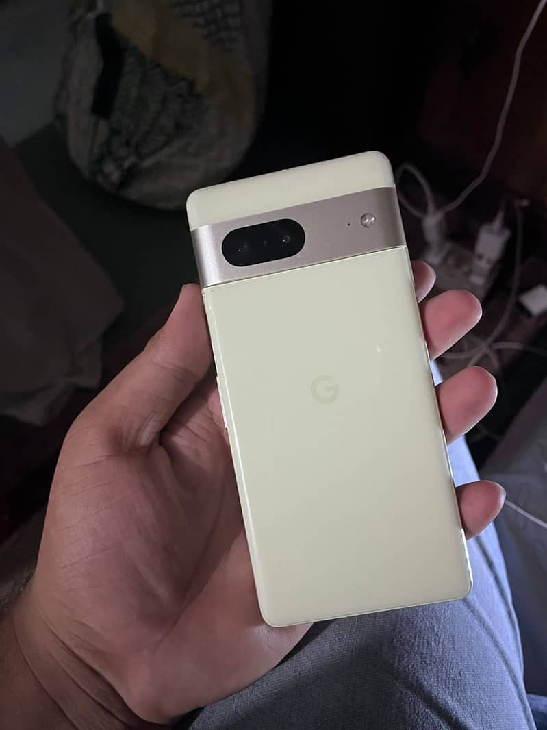 Google Pixel 7 4
