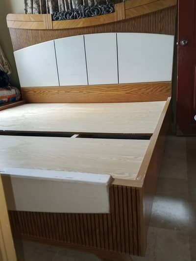 King Size Bed without Mattress / 3 Door Cupboard / Dressing Table