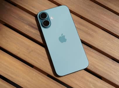 Apple iPhone 16