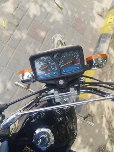 Honda 125 black 2026model just 2month use bike for sale