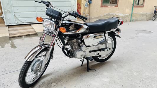 Honda 125 special edition 1428 km driven only