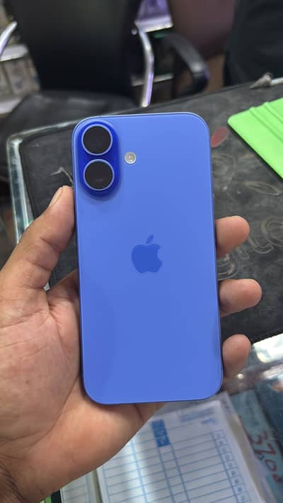 Apple iPhone 16