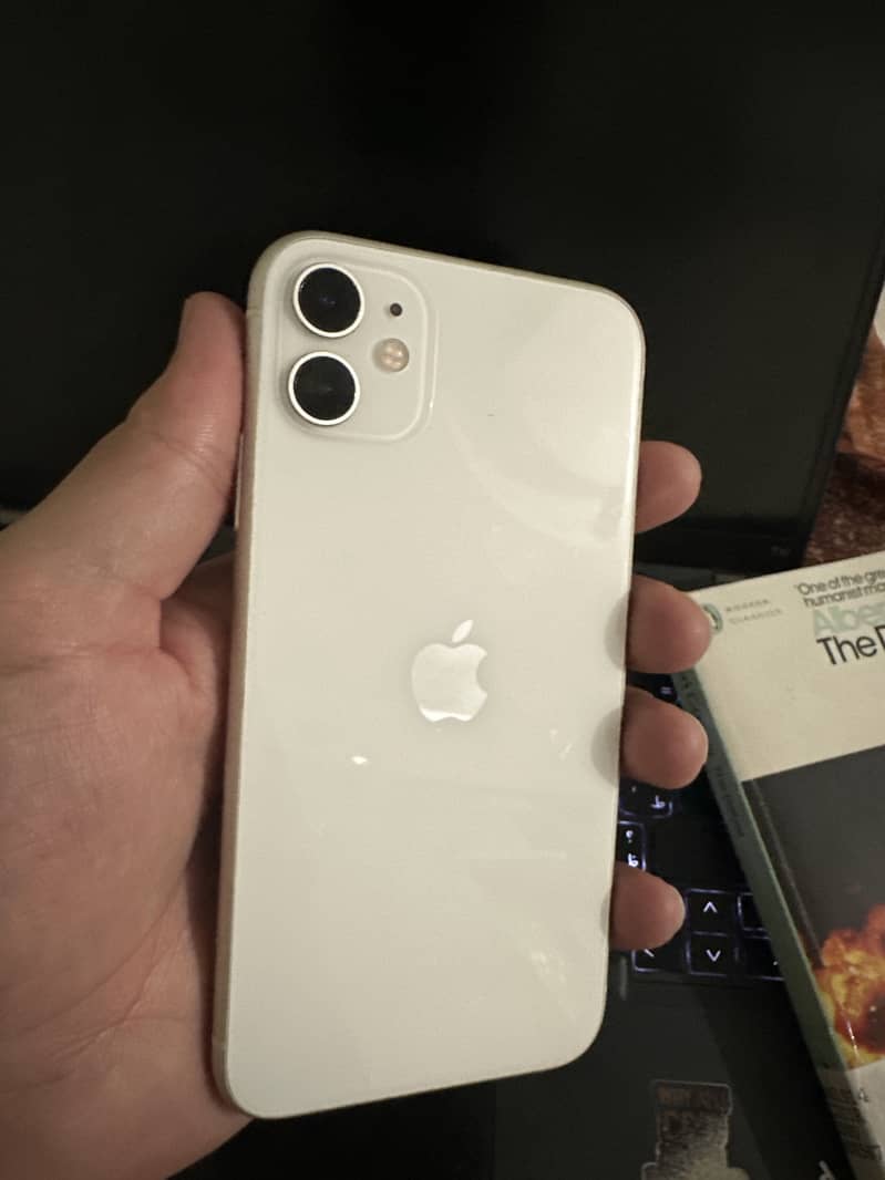 Apple iPhone 11 0