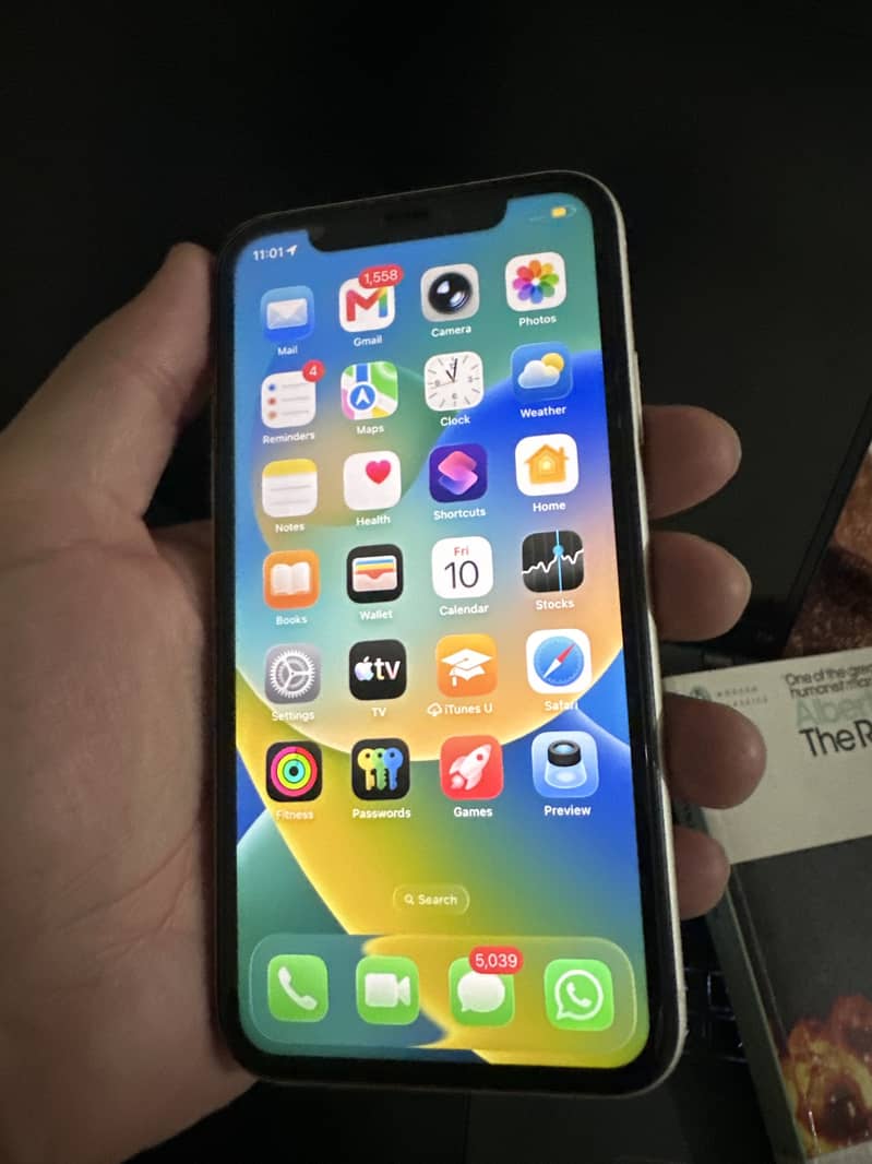 Apple iPhone 11 3