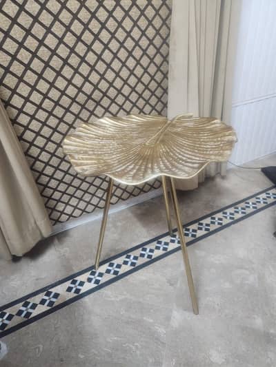 Metal Table vintage gold