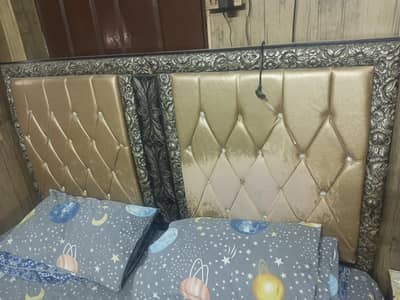 bed with matress