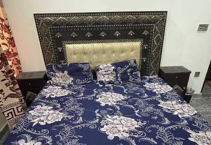 Bed and dressing with two side tables