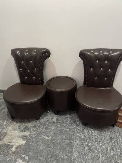 Chairs with table